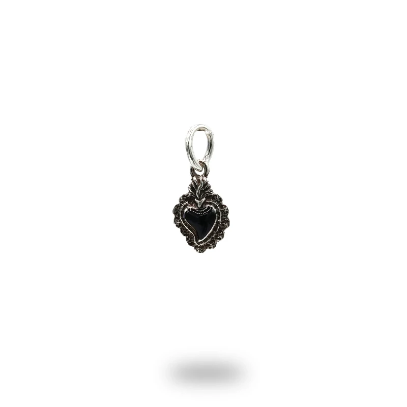 Cuore ex voto in argento e smalto nero