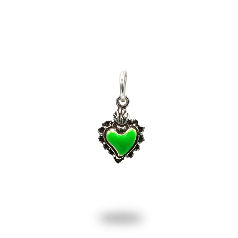 Cuore ex voto in argento con smalto verde fluo